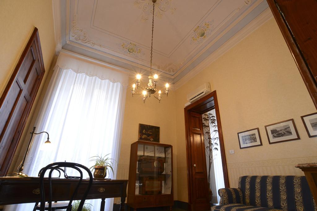 Suites In Sicily Ачиреале Экстерьер фото